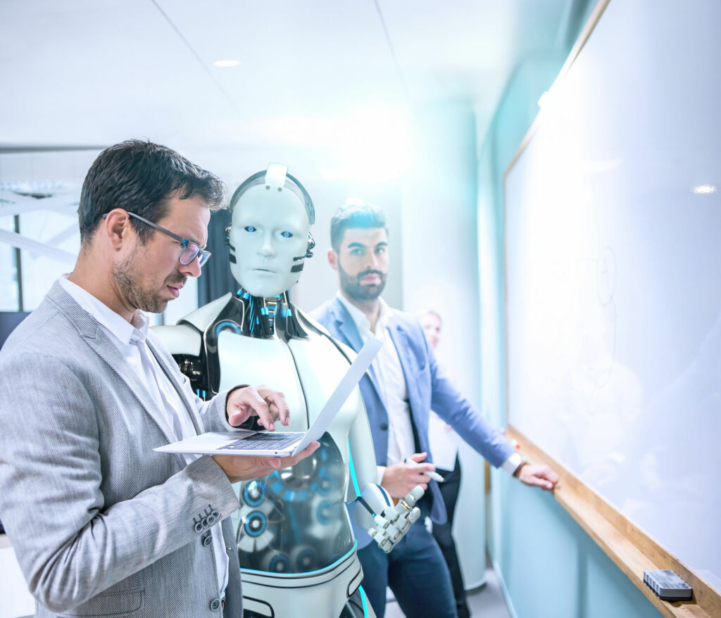 Hinter ChatGPT, Google Bard und Llama 2 arbeiten sogenannte Large Language Models. Doch welche Anwendungsf&auml;lle, Effekte und Risiken gibt es, wenn sich Fertigungsunternehmen diese Technologie zunutze machen wollen?