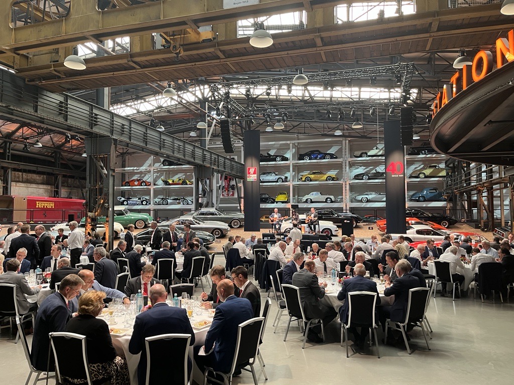 Eplan feiert 40-jähriges Firmenjubiläum 11 Eplan feiert 40-jähriges Firmenjubiläum