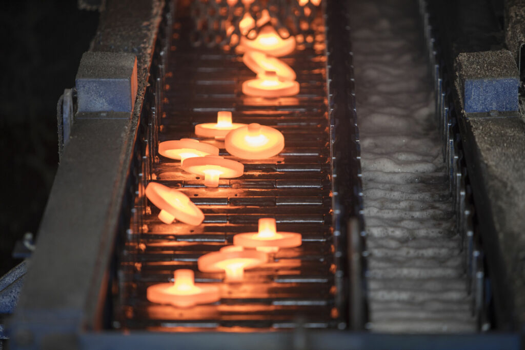 Vertikale Integration bei Linamar Plettenberg: "Bei CAQ liegt der Teufel im Detail" 2 Warmumformen ist
eine der Spezialitäten der Linamar Plettenberg.