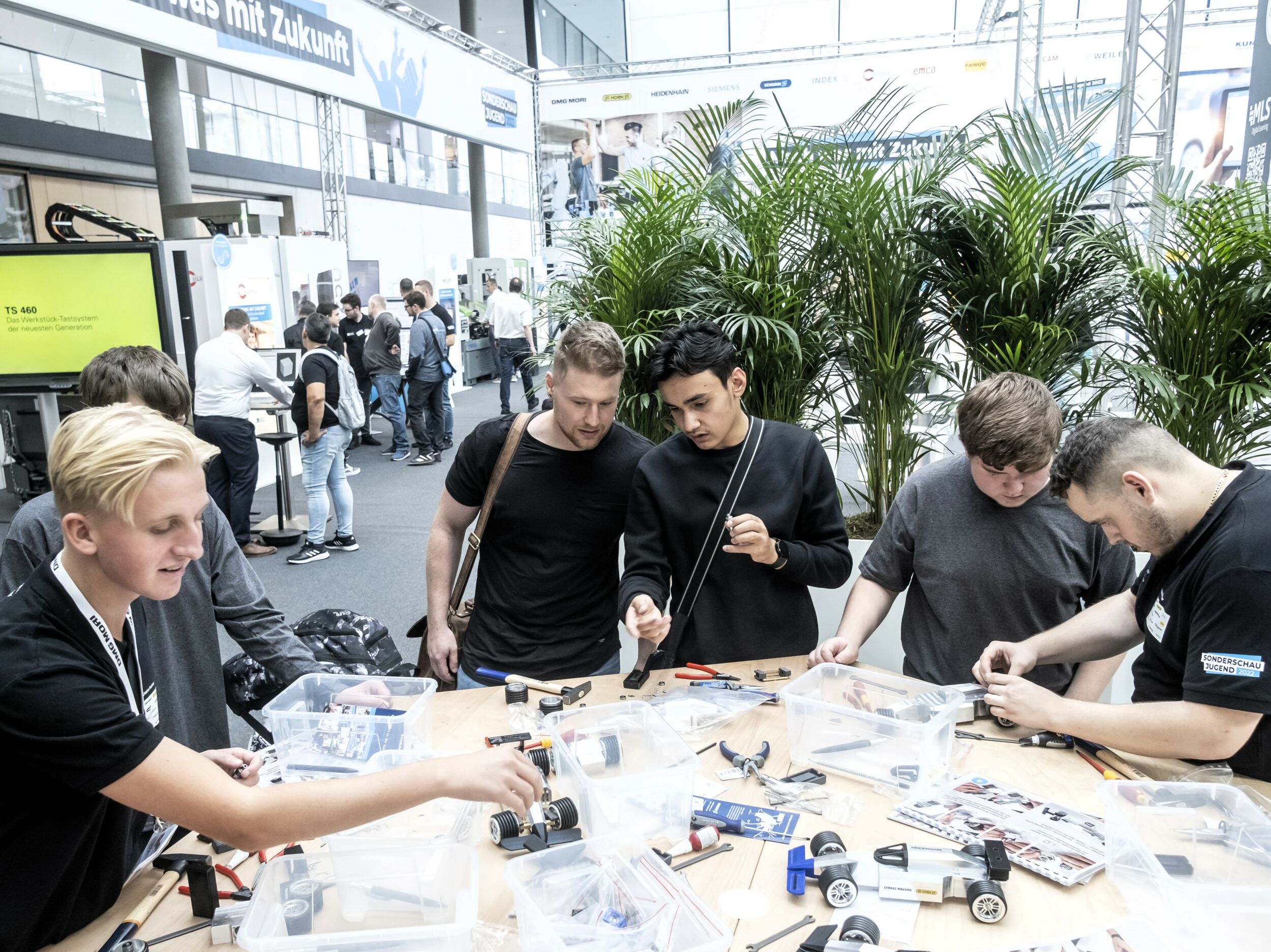 Rahmenprogramm Nachwuchs und Fachkräfte