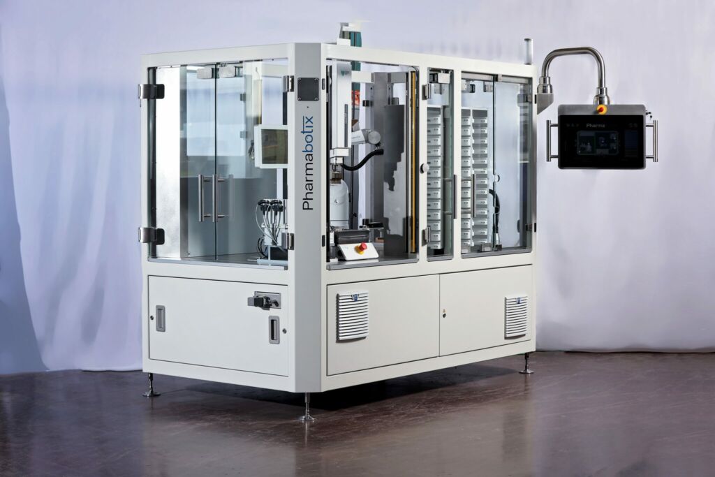 Erst planen und optimieren,
dann fertigen 1 Pharmabotix nutzt Visual Components von der Simulation der ersten Konzepte bis zur Übergabe der schlüsselfertigen Anlage.