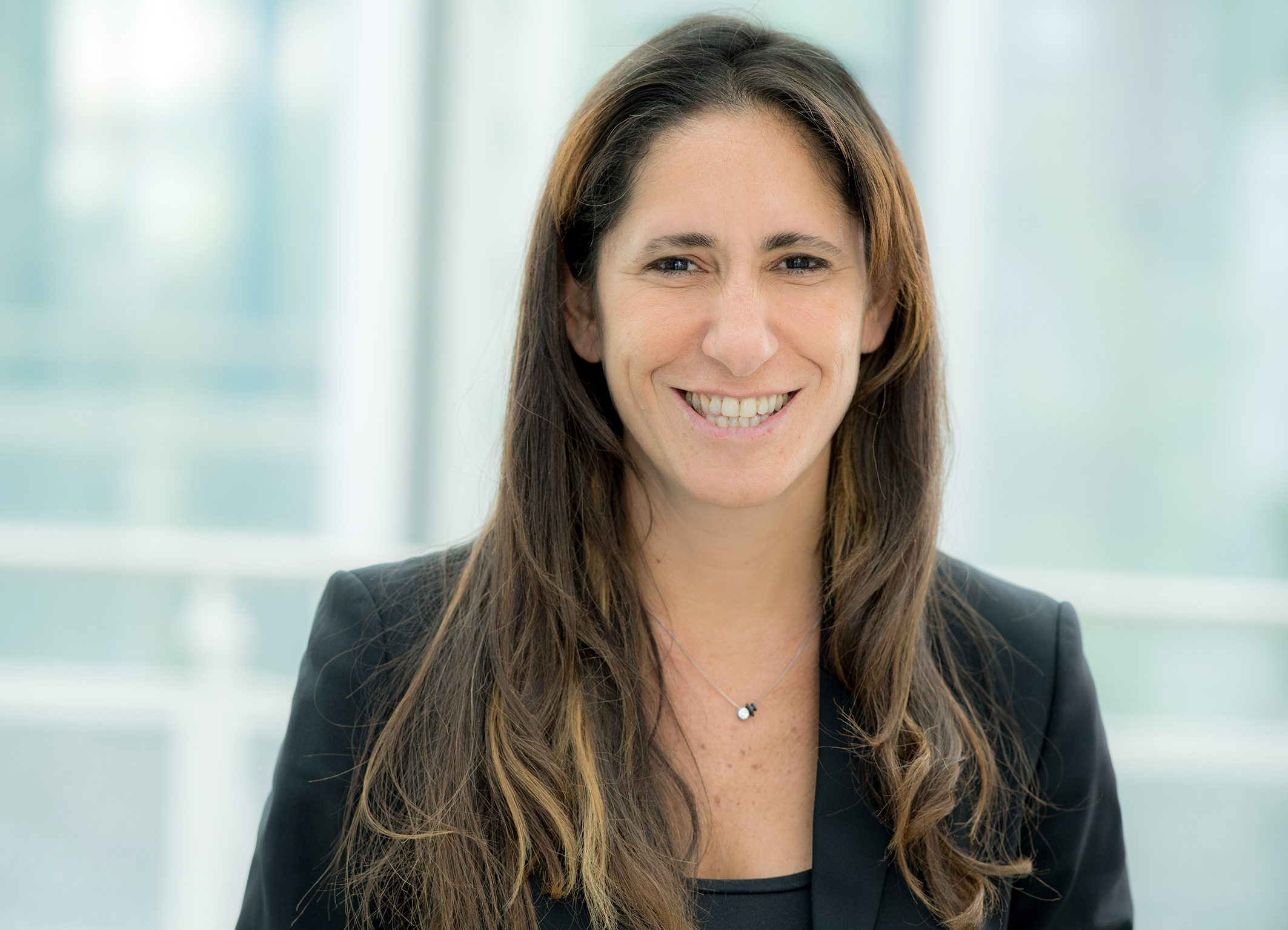 Aveva holt Ileana Honigblum an Bord