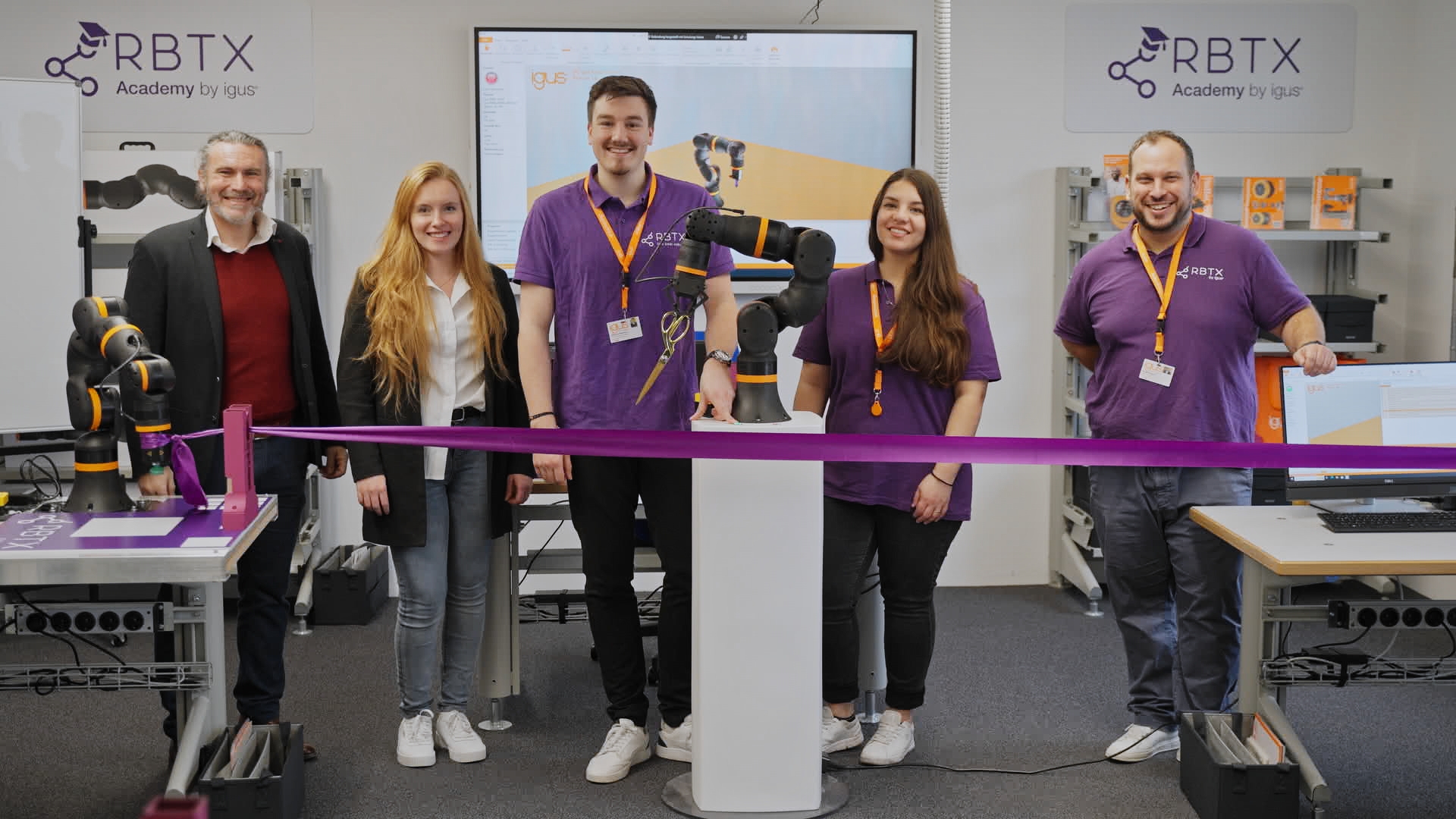 Igus eröffnet RBTX Academy in Köln