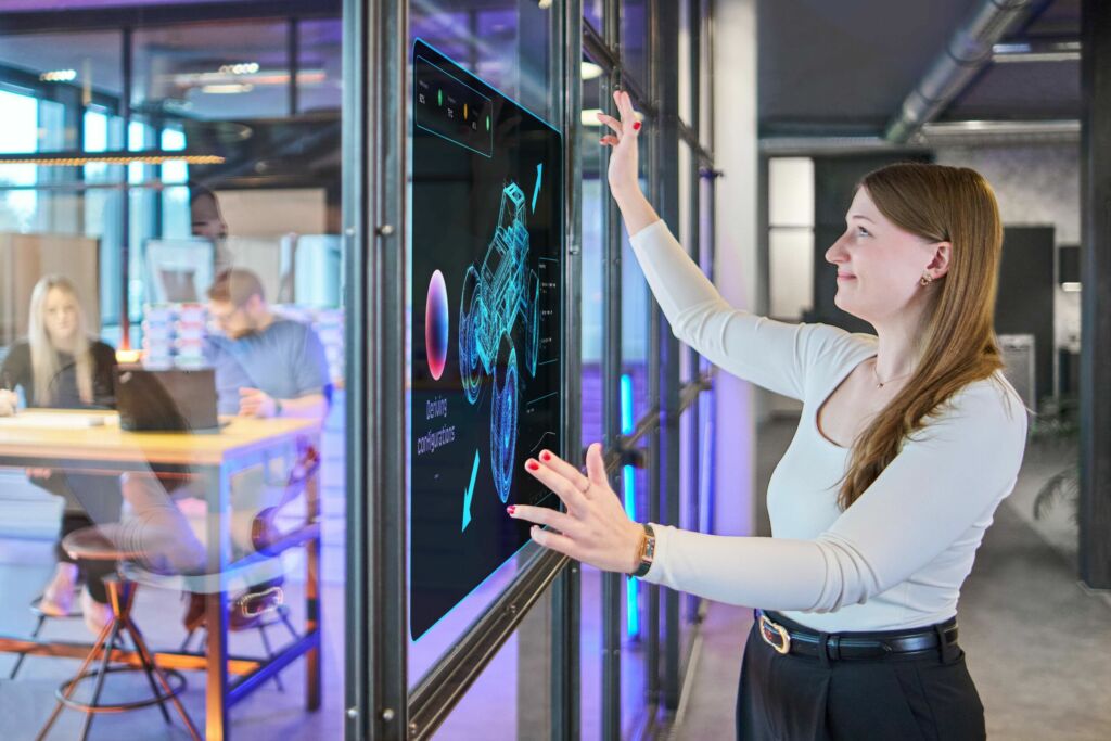 It's OWL baut neues KI-Zentrum 1 Die KI-Lösungen des neuen Leistungszentrums Engineering Automation verschaffen Unternehmen in OWL entscheidende Wettbewerbsvorteile.