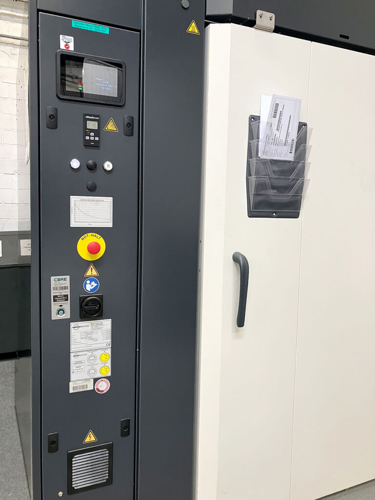 Per Software Daten und Standorte modernisiert 1 Freudenberg Sealing Technologies rüstet schrittweise alle Wärmeöfen von Weiss Technik an den europäischen Standorten mit der neuesten S!mpati-Gerätesoftware aus.