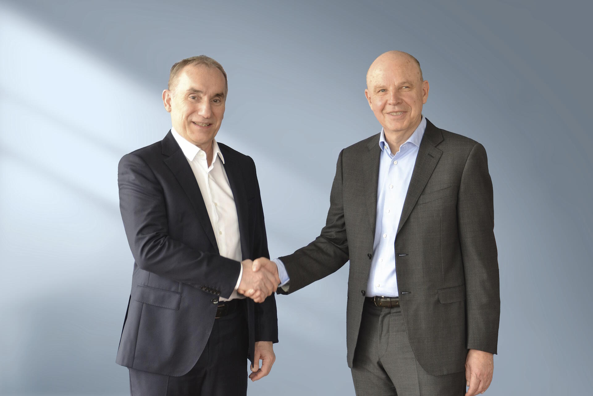 Tebis AG stellt Vorstand neu auf 13 Tebis AG stellt Vorstand neu auf