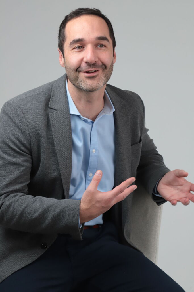 Sven Lüttgens, Gebra-IT:"Bis 2026 wird zu 70 Prozent mit Low-Code entwickelt" 3 Es gibt Einschränkungen. Eine zu starke Individualisierung zu einem unübersichtlichen System führen. Zudem stoßen Low-Code-Systeme bei hoch spezialisierten Funktionen wie komplexen mathematischen Berechnungen oder speziellen Grafikfunktionen an ihre Grenzen und können klassische Programmierung erfordern.