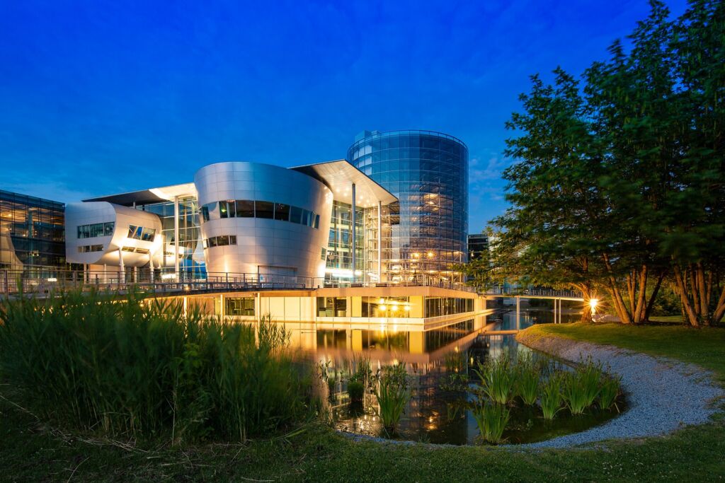 Die Verwaltungsschale im Volkswagen-Werk Dresden 1 Bild 1 Volkswagen Sachsen