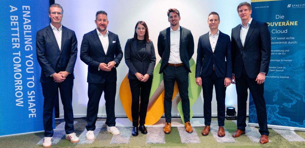 MHP und Stackit bündeln Kräfte 1 v.l.: Matthias Lorbach (MHP), Dr. Jan Wehinger (MHP), Julia Muntanion (MHP), Hanno Focken (Catena-X), Dominik Lober (STACKIT), Bjoern Kasten (MHP).