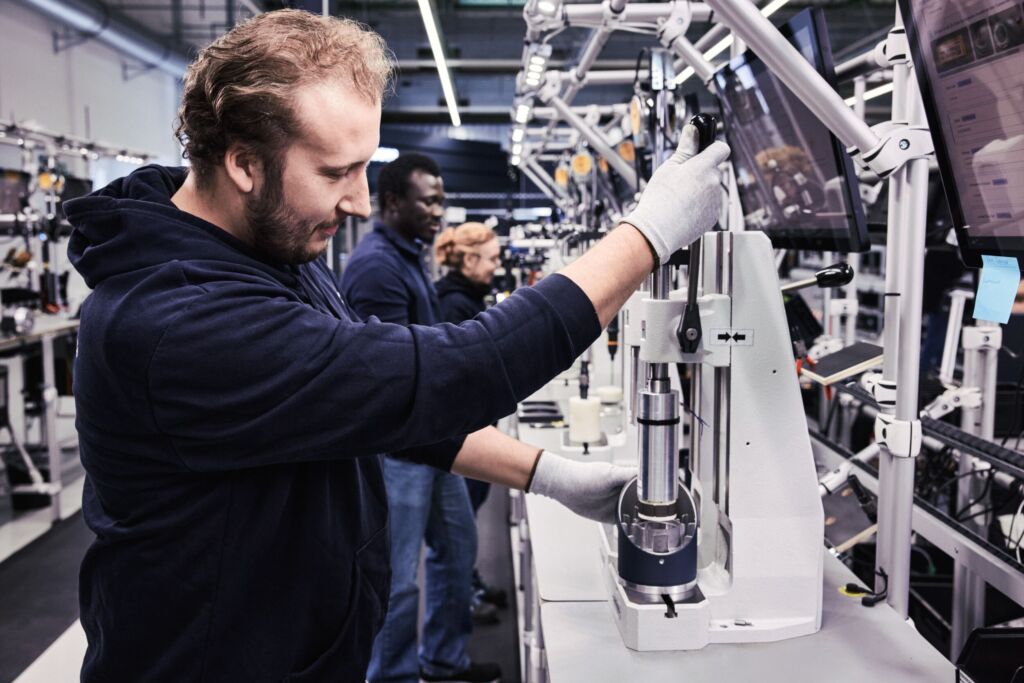 Agile Robots übernimmt Thyssenkrupp Automation Engineering 1 Agile Robots-Produktion in Kaufbeuren.