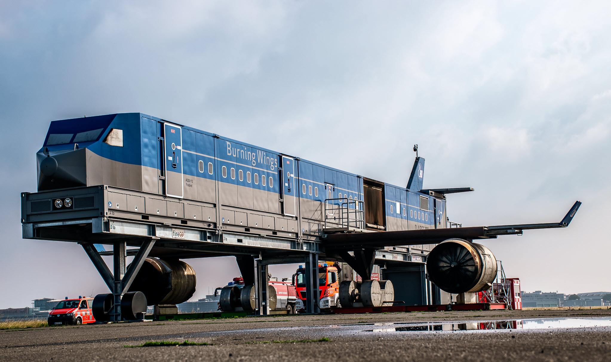 Brandsimulation für die Flughafenfeuerwehr