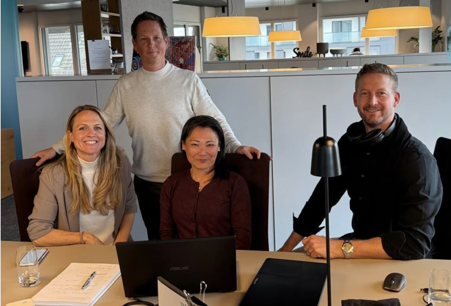 Teguar verstärkt DACH-Aktivitäten 8 Das Schweizer Teguar-Team (v.l.n.r) Corinne Staub (Mitinhaberin), Jonathan Staub (CEO), Linhla Deutinger (Solutions Support Specialist), Philipp Knupp (Teguar Europe Branch Manager).