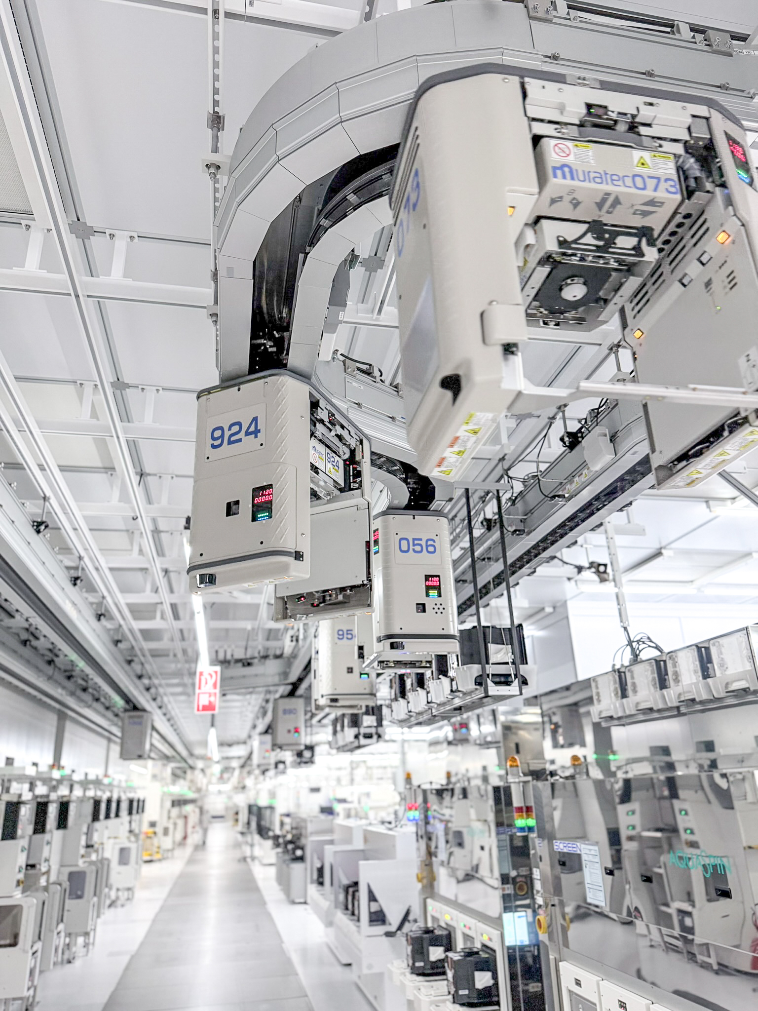 In einer modernen Produktion müssen zahlreiche Systeme, Menschen und Anlagen miteinander interagieren. Physical AI ist das Konzept, mehr Intelligenz in die dort eingesetzten Automatisierungssysteme zu integrieren.