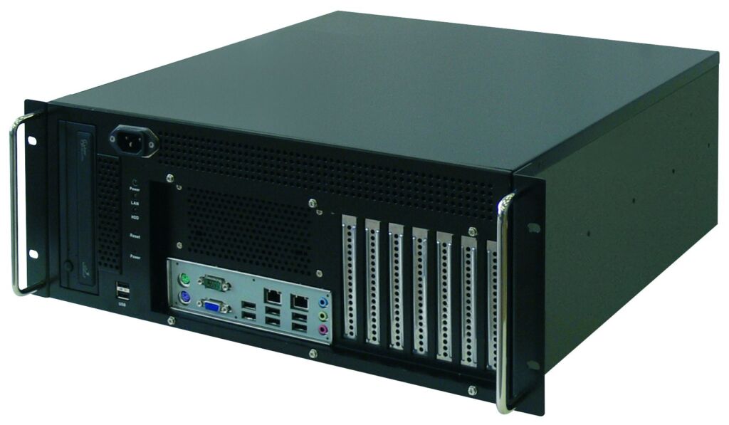 Maßgeschneiderte 19"-Industrie-PCs 1 19"-IPC von Mass in 4HE mit Front-I/O.