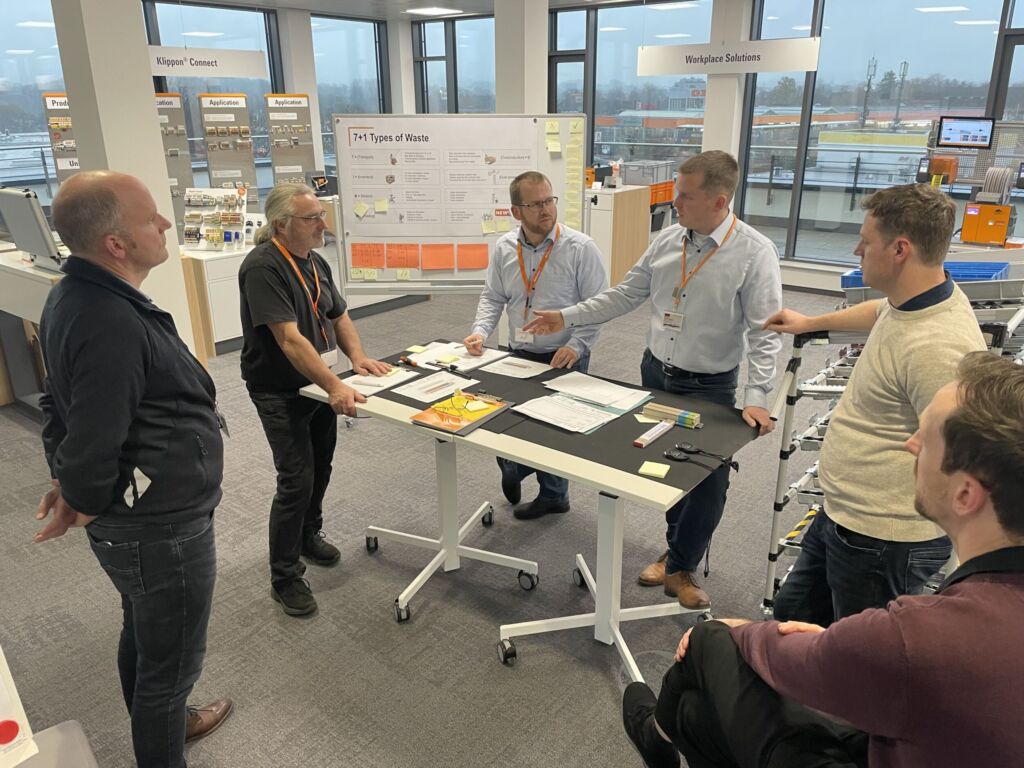Neue Wege gehen, um wettbewerbsfähig zu bleiben 3 Bild 4 | Ein intensiver Workshop bei Weidmüller zeigt das individuelle Potenzial zur Verbesserung der Prozesse bei Langer E-Technik.