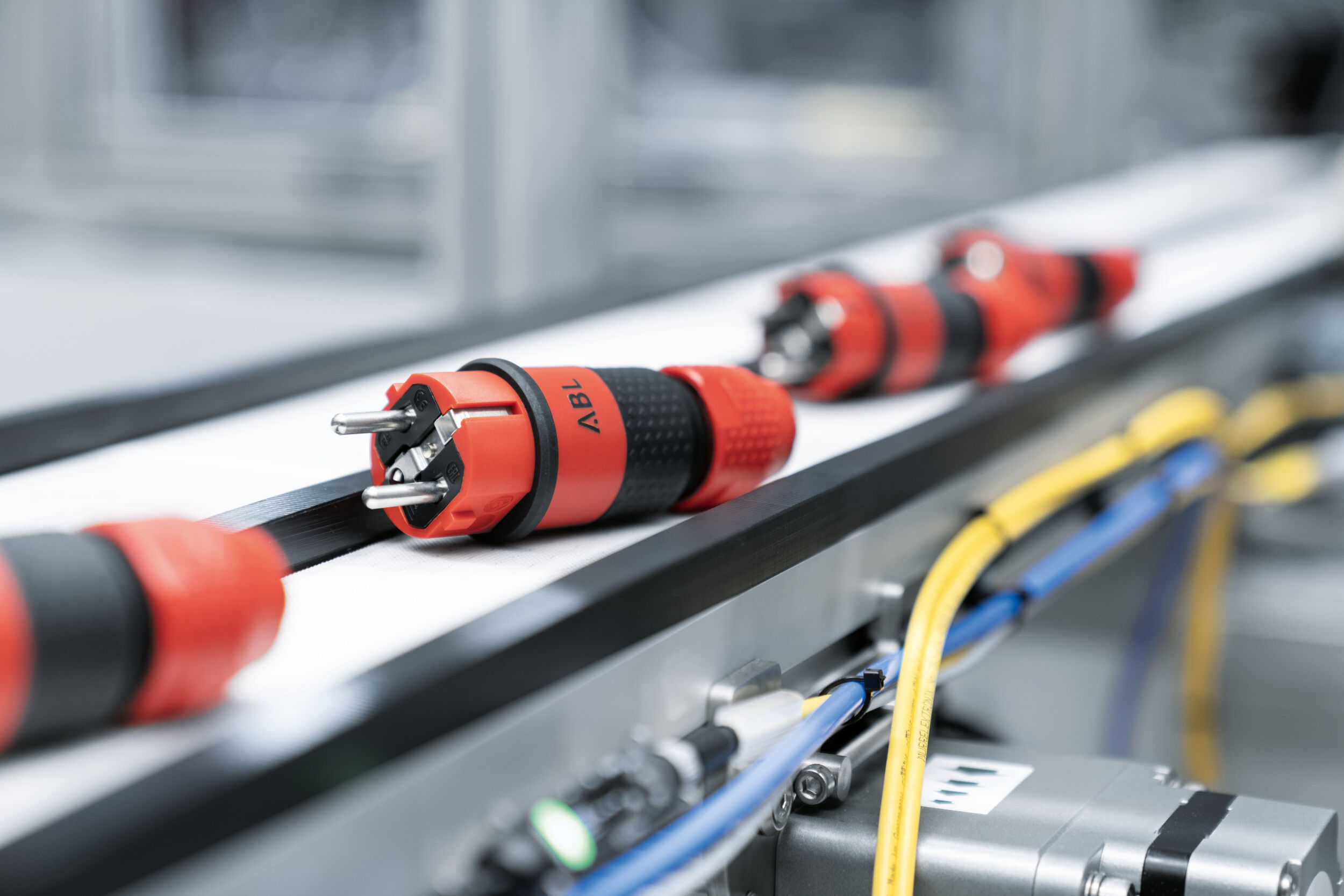 Schuko-Stecker: 100 Konfigurationen auf einer Anlage