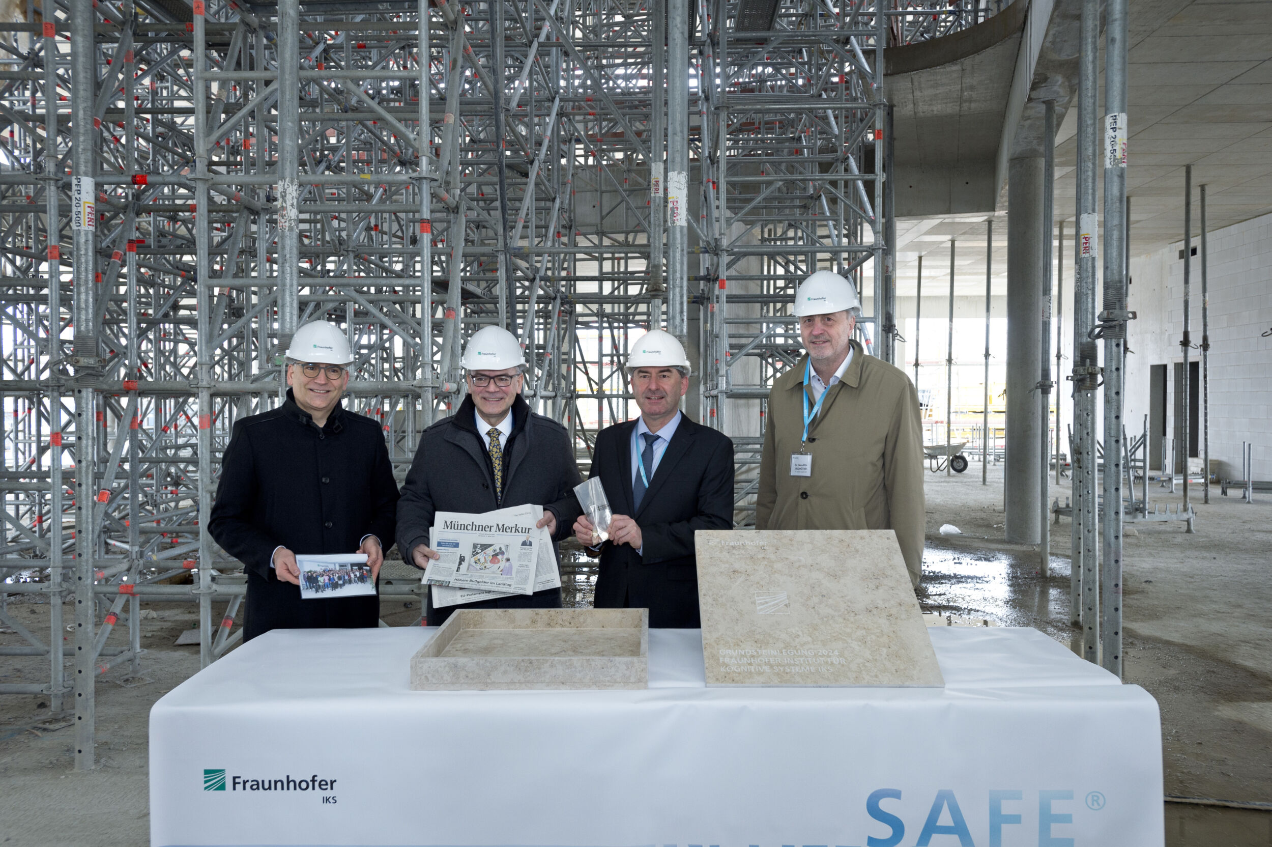 Grundsteinlegung für Institutsneubau des Fraunhofer IKS 3 Foto Grundsteinlegung 130324 DSC0681r