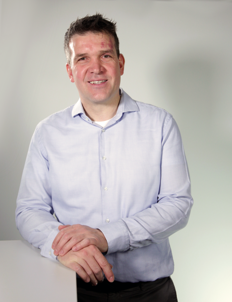 Neuer Geschäftsführer bei Jenaer Antriebstechnik 1 Simon Schwinger, neuer Geschäftsführer bei der Jenaer Antriebstechnik