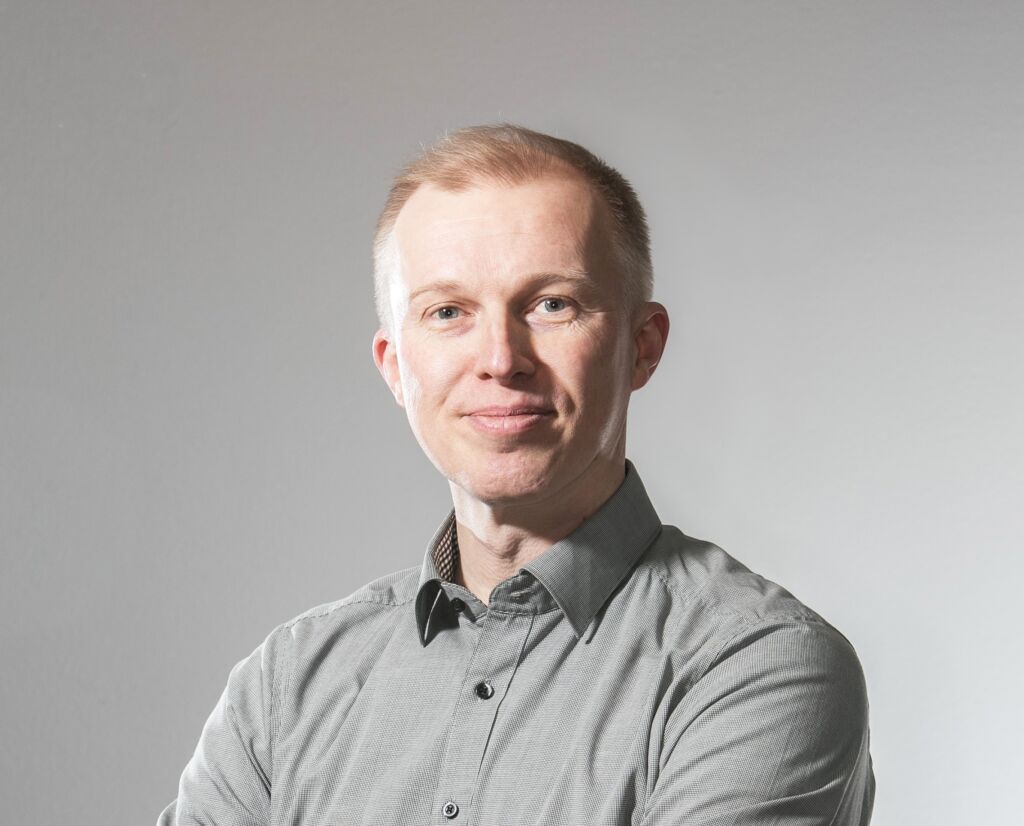 „3D-Spielplätze für die Industrie” 1
Zitat1: "Mit Simulation und der Verbesserung der Produktionsprozesse geht auch immer die Reduzierung von Energie und eingesetzten Rohstoffen einher."
Mika Anttila, Visual Components