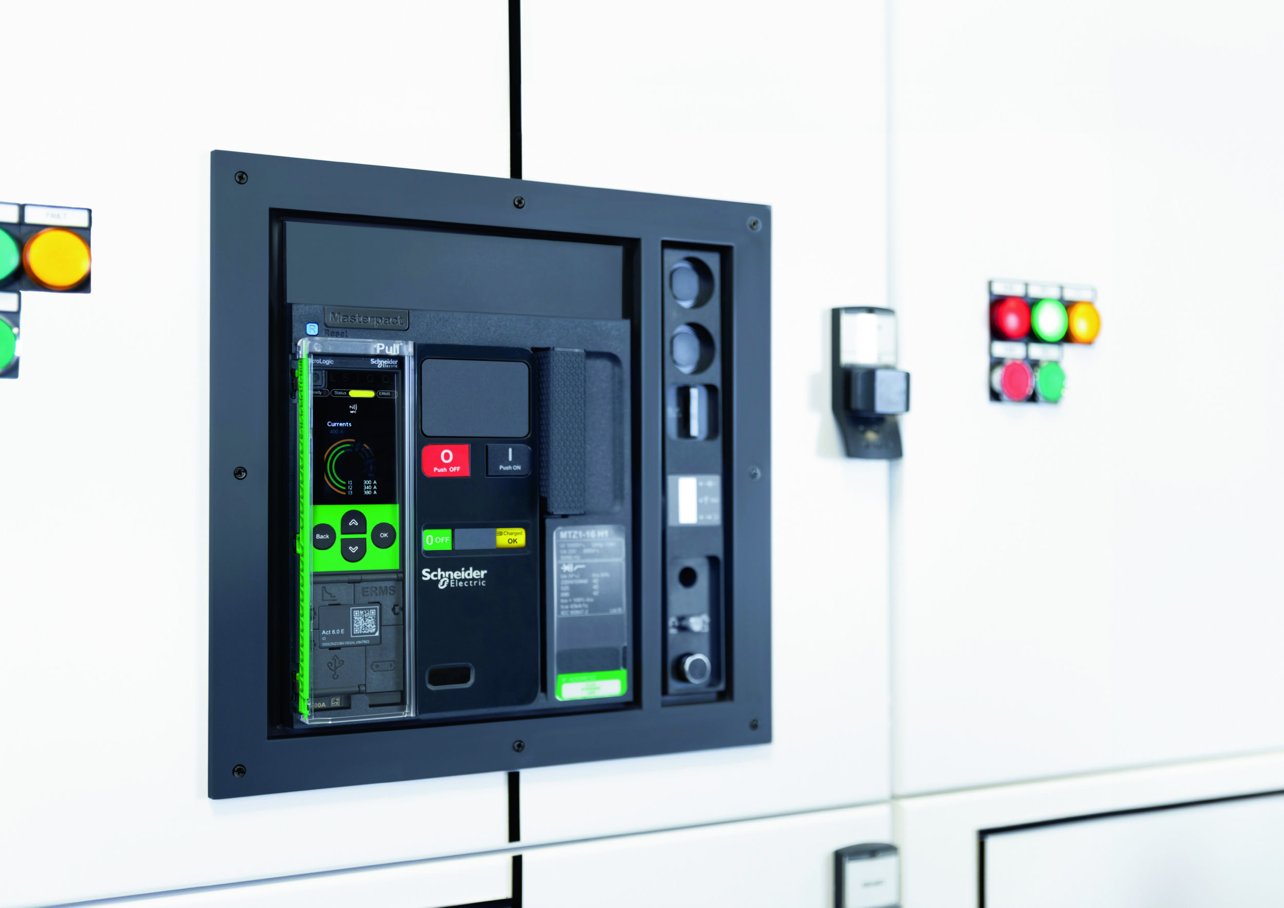 MasterPacT MTZ mit MicroLogic Active - Die Zukunft offener Leistungsschalter 6 MasterPacT MTZ mit MicroLogic Active – Die Zukunft offener Leistungsschalter