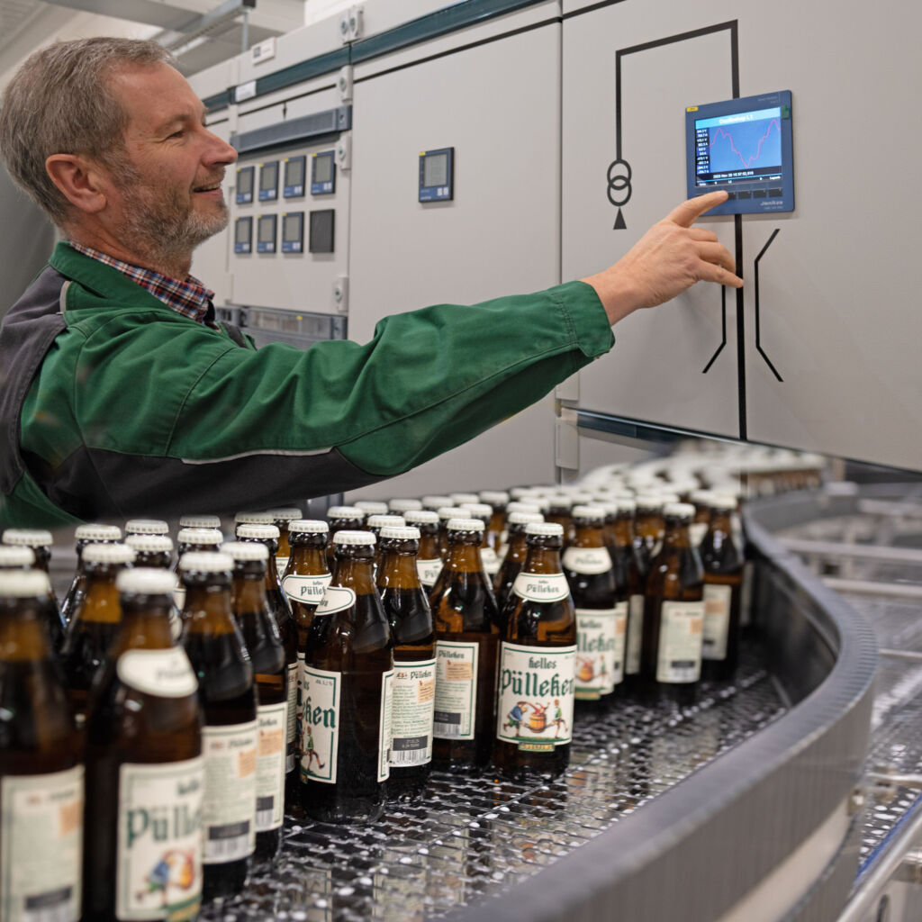 Die transparente Brauerei 1 Mit Messtechnik von Janitza hat Veltins seine Produktion modernisiert, Störungen
eliminiert und den Energieverbrauch reduziert.