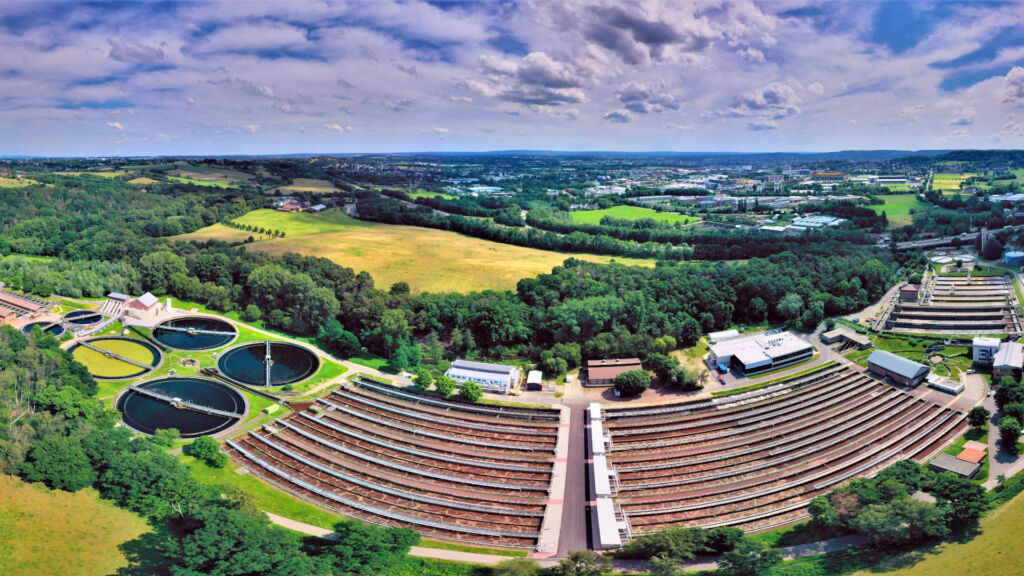 Laser-Tauchsonde sorgt für smartes Inline-Monitoring von Wasser und Abwasser 3 Die Kläranlage Aachen-Soers des Wasserverbandes Eifel-Rur (WVER) verfügt über eine großtechnische Ozonungsanlage. Der WVER ist einer der Partner, mit denen das Fraunhofer ILT die neue Abwasser-Monitoring-Technologie entwickelt.