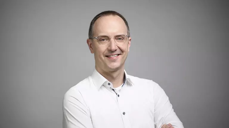 Hilscher erweitert Management-Team 6 Hilscher erweitert
Management-Team
