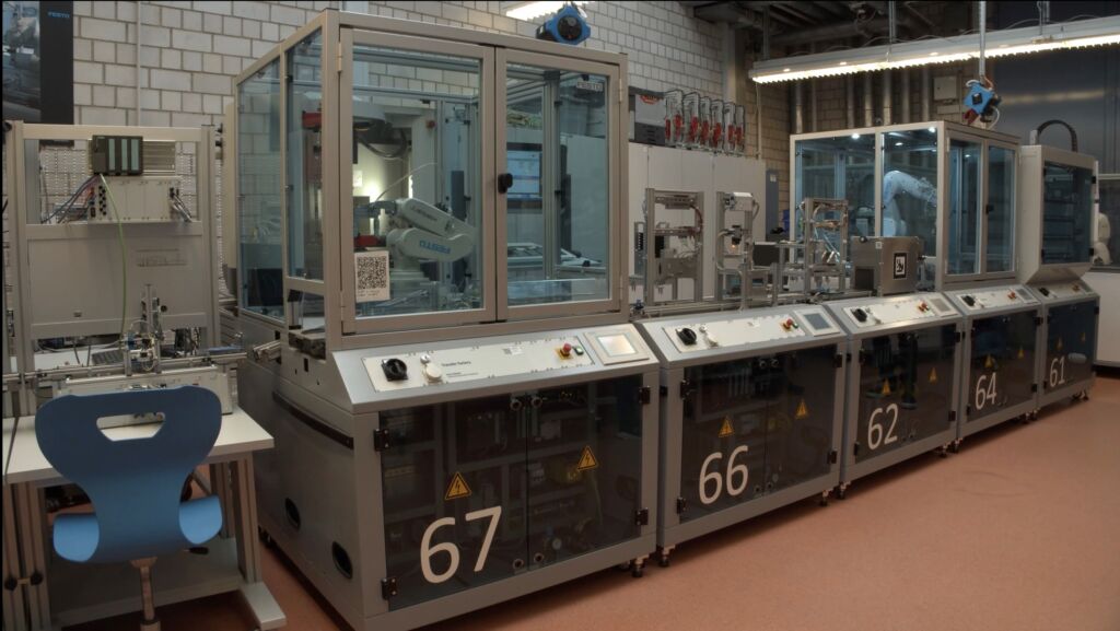 Was Lernfabriken zur Weiterbildung beitragen 1 2023 103 Industrie 40 Neue Horizont 20231207093025 1