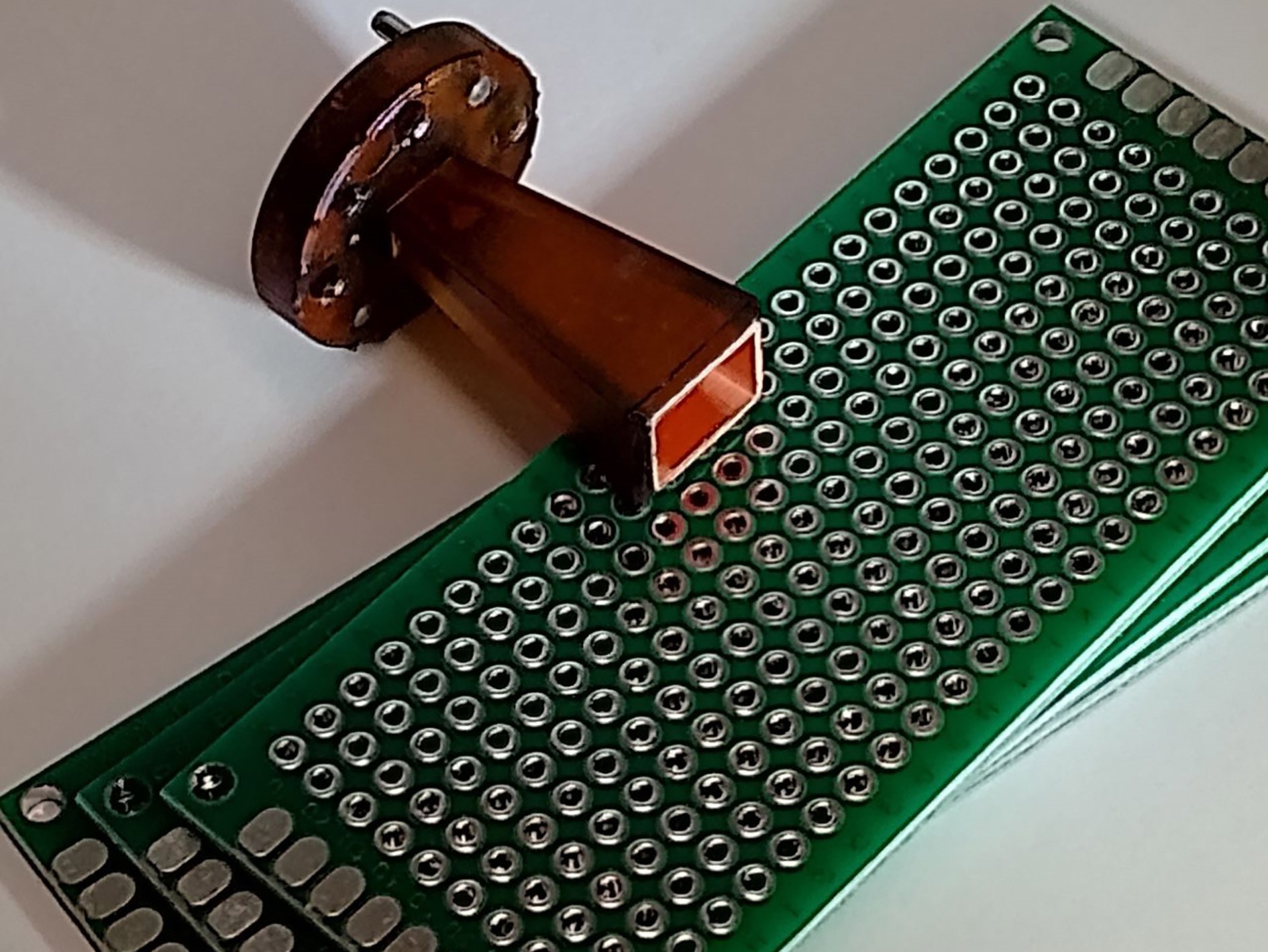 Guide: Hochpräziser 3D-Druck für Elektronikbauteile 5 Guide: Hochpräziser 3D-Druck
für Elektronikbauteile