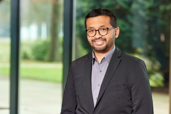 Mit kausaler KI zu nachhaltigerer Produktion 4 Professor Hendro Wicaksono leitet das Project AluKauki.