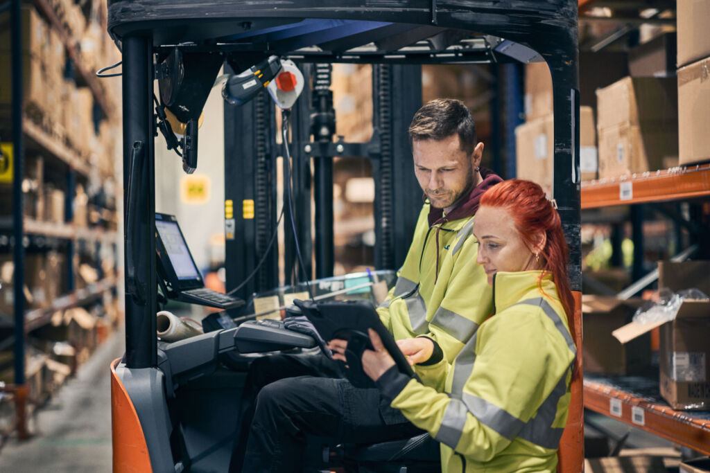 Digitale Zwillinge: Mehr als ein virtuelles 3D-Abbild 2 Gofore brändikuvaukset 2.4.2025 logistiikakeskuksessa Tuusulassa.