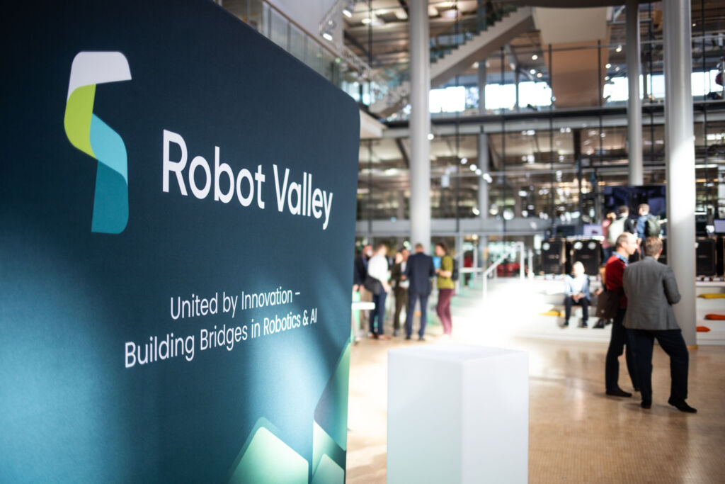 Wenn Robotik in der Medizin unterstützt 1 Robotics Symposium 25 175