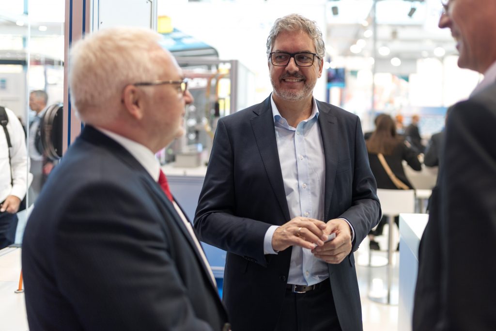 "Gemeinsam stark und erfolgreich" 3 Patrick Stöber, Geschäftsführer der Stöber Antriebstechnik GmbH + Co. KG, im Interview.