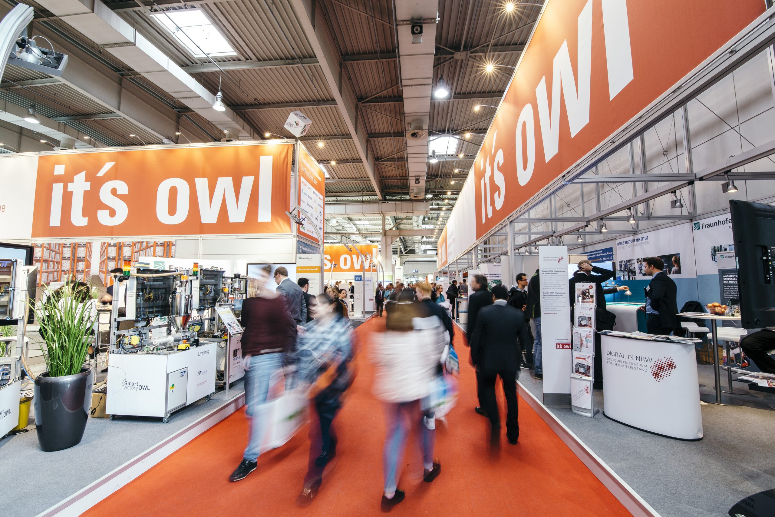 Menschen und Maschinen vernetzt für Industrie 4.0