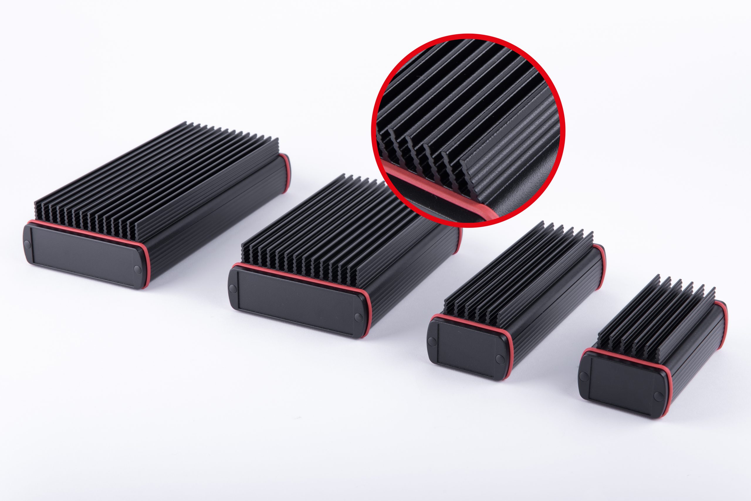 Profilgehäuse mit integrierten Kühlrippen