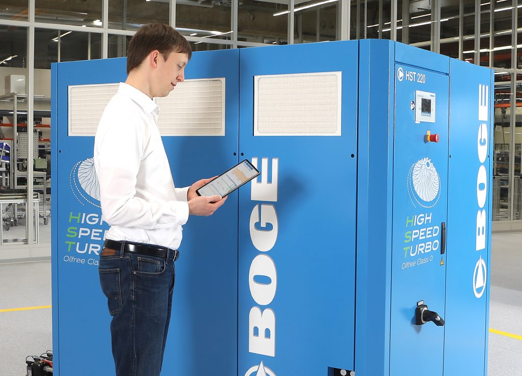 Fehler und Betriebsanomalien aufdecken 1 Weidmüller Industrial Analytics: Die Daten der Analytics Software werden direkt auf dem IPC am Kompressor verarbeitet. Die Visualisierung findet browserbasiert statt und kann u.a. auf einem Tablet angezeigt und ausgewertet werden.