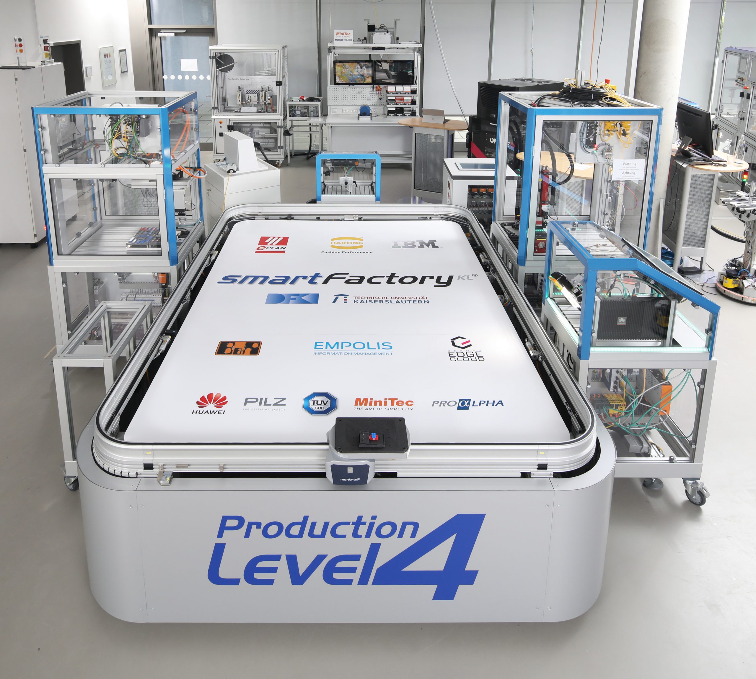 SmartFactory-KL stellt neuen Demonstrator vor