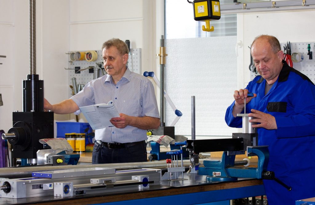 Elektromechanische Alternative zur Servohydraulik 3 ANT 0417 2