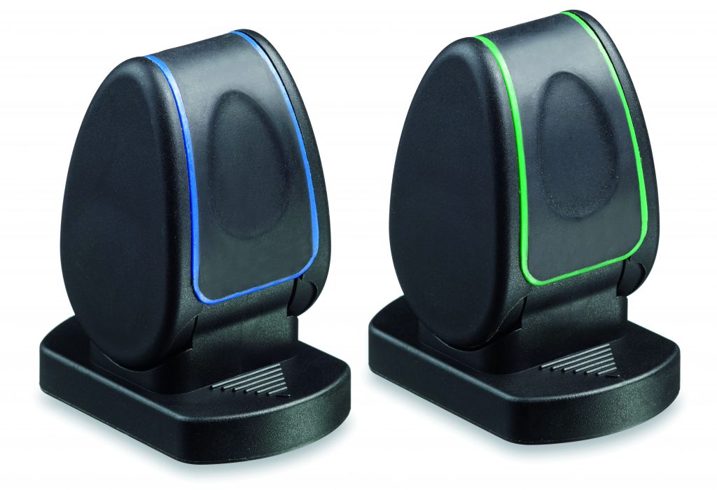 Kompakter Joystick für die präzise Bewegungssteuerung 1 Vereinen modern-elegantes Design mit Langlebigkeit und exzellentem taktilem Feedback: die neuen Schaltwippen-Joysticks mit Softtouch-Griffen der Serie BH von APEM.