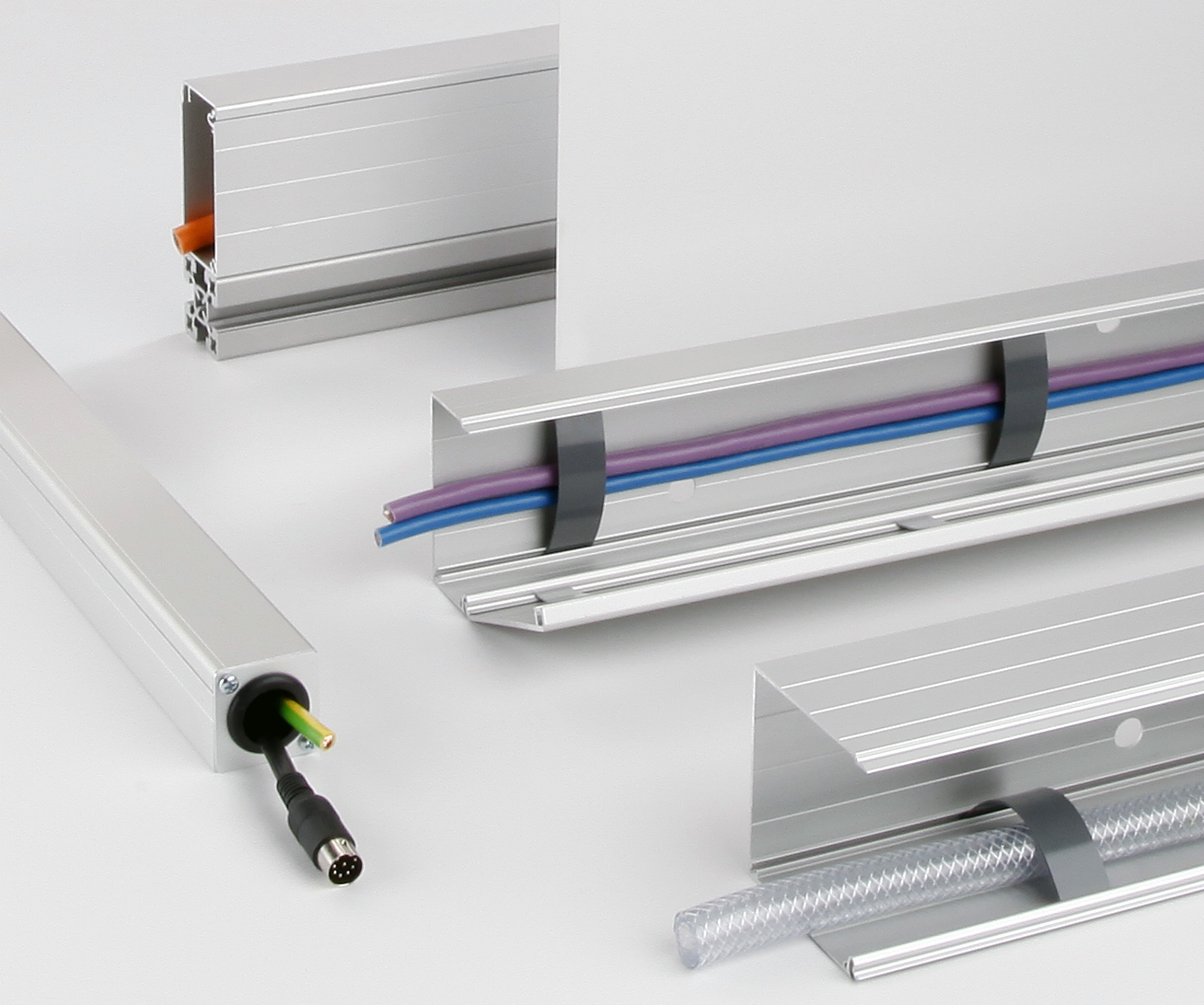 Kabelkanäle in fünf verschiedenen Querschnitten