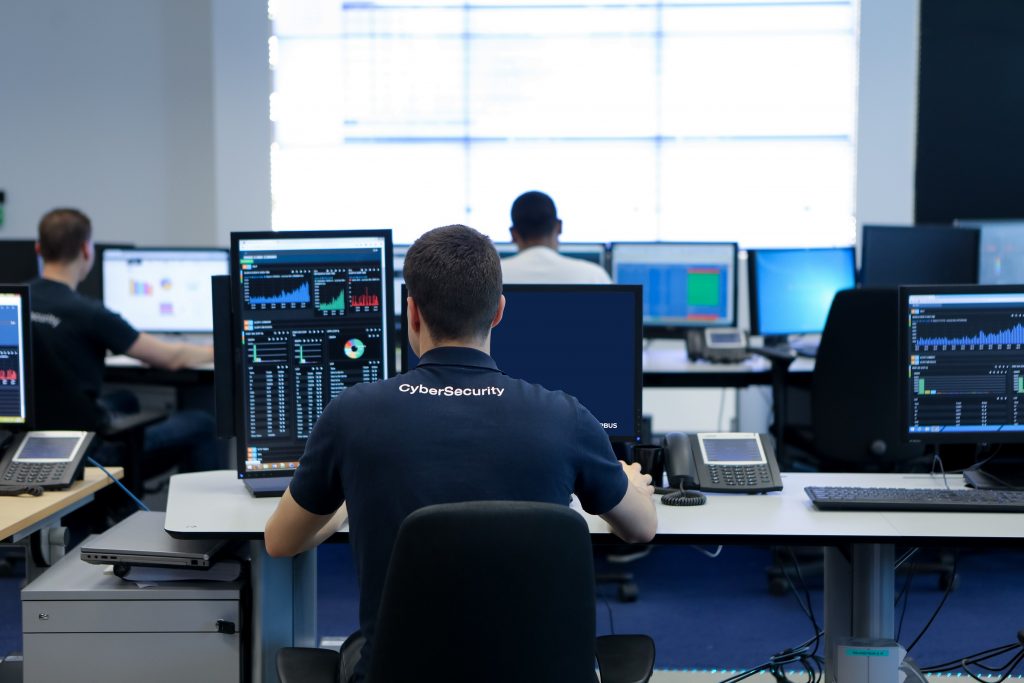 Professionelle Verteidigung nötig 1 Airbus Cyber Security SOC2