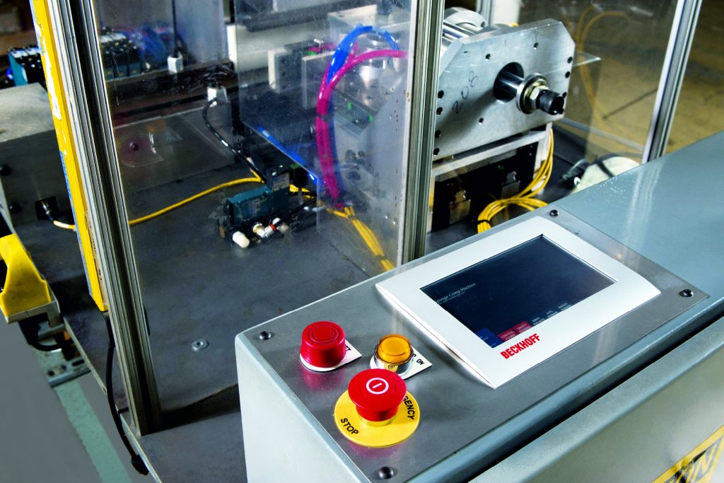 ADC hat sich f&uuml;r die Standardisierung auf die Steuerungstechnik von Beckhoff entschieden, hier in einem Pr&uuml;fstand f&uuml;r einen Sportartikelhersteller. 