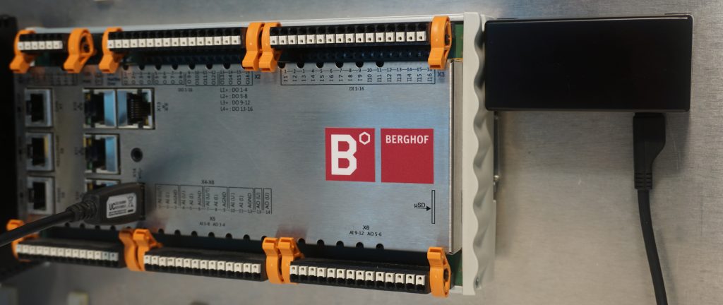 Berghof: Die Pioniere denken weiter 3 Mit einem neuen Connectivity Gateway auf 'Raspberry'-Basis - hier ein Bild des Prototyps - bietet Berghof zukünftig eine clevere und vor allen Dingen sichere Alternative zu USB WLAN-Sticks.