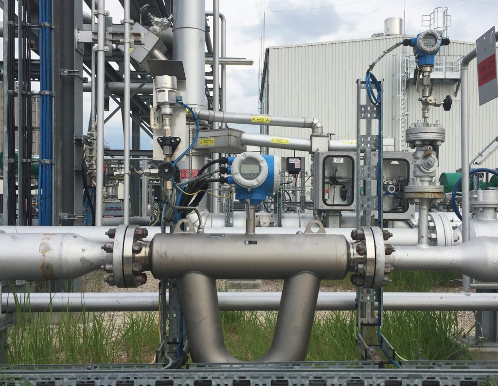 Multifrequenztechnologie 1 Der Proline Promass Q ermöglicht dank patentierter Multifrequenztechnologie (MFT) die aktive Echtzeitkompensation von Messfehlern durch im Medium eingeschlossene Gasblasen oder Mikroblasen.