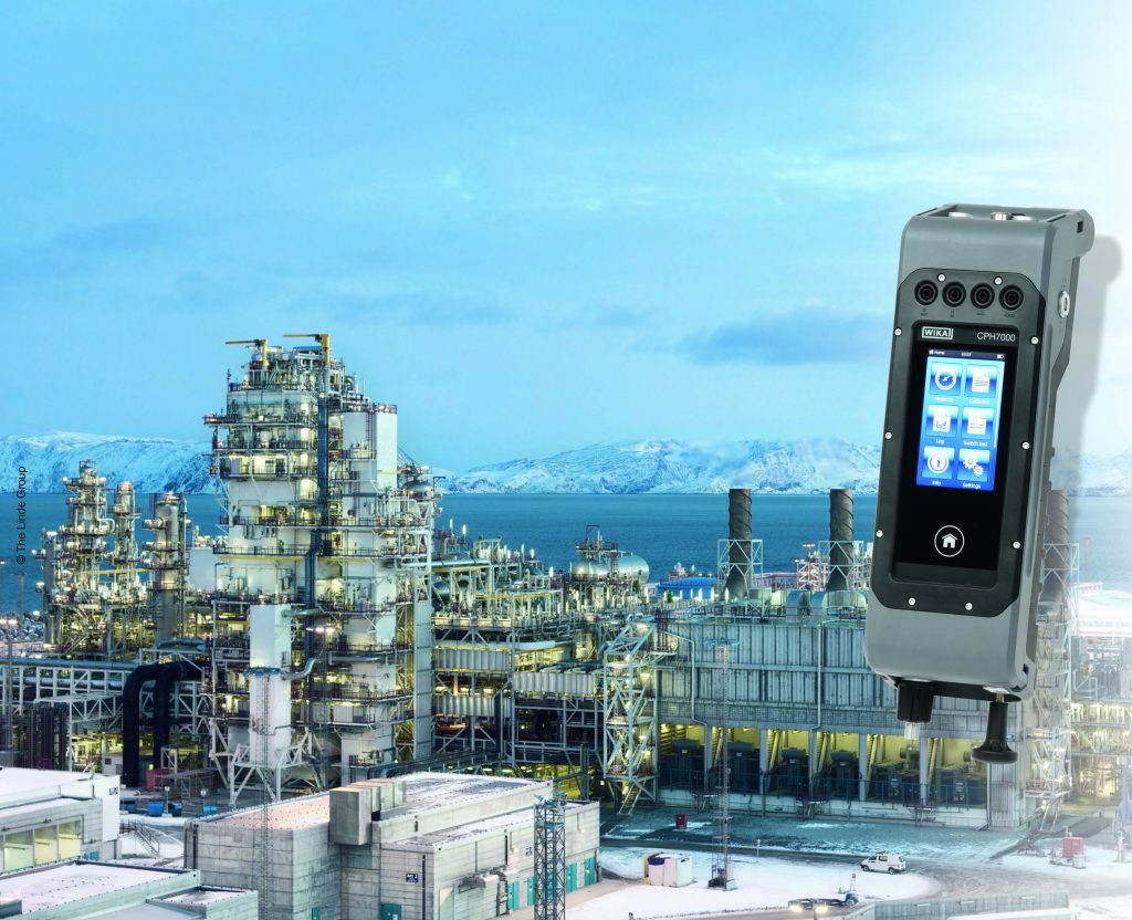 Neues Kalibrierbewusstsein 1 Der portable Prozesskalibrator CPH7000 misst Druck, Temperatur, Strom, Spannung und Umgebungsbedingungen. Er ermöglicht eine komplette Kalibrierung im Feld mit nur einem Gerät.