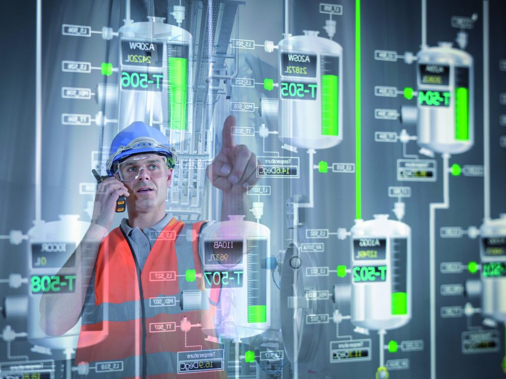 Faktor Mensch als Risiko 1 Trotz des hohen Automatisierungsgrades ist der Einfluss eines Bedieners auf Kontroll- und Sicherheitseinrichtungen nicht zu unterschätzen.