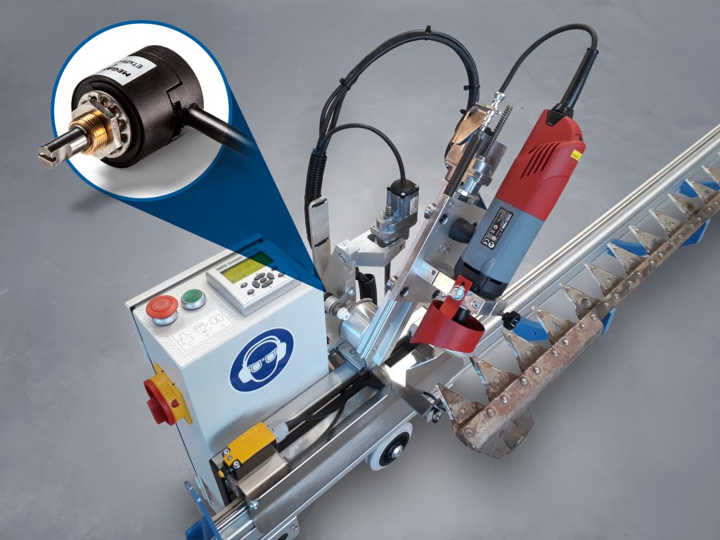 Scharfe Messer 2 Der Hall-Effekt-Drehgeber ETI25 sorgt dafür, dass das Messerschärfgerät optimale Ergebnisse erzielt und ist über ein Zahnrad direkt mit der Schwenkeinrichtung des Schleifgeräts verbunden.