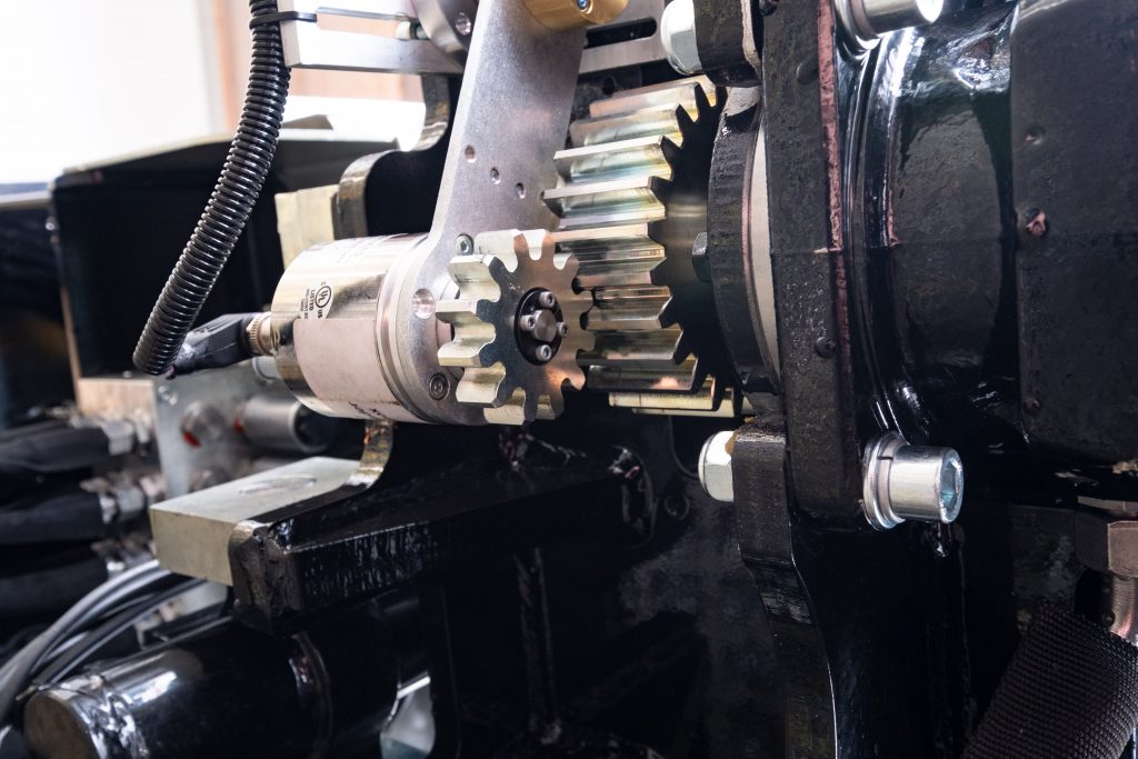 Schnelleres 3 Der absolute CANopen-Drehgeber WDGA von Wachendorff ist ohne weitere Schutzeinhausung verbaut.