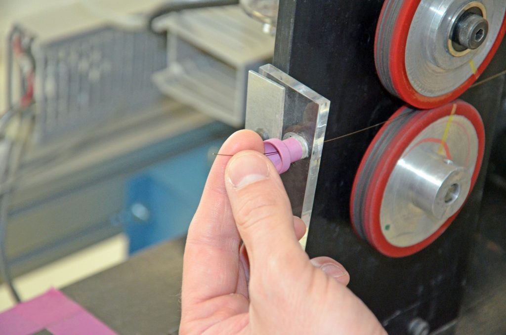 Dynamik durch Nonkonformismus 3 Pro Tag werden in Aachen rund 2.000 Stück des Wiegand-Drahtes gefertigt.