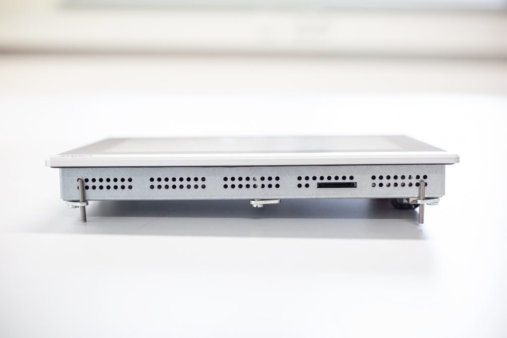 Neue Anforderungen für die SPS 3 Alle Messdaten kommen auf den mechanisch äußerst robusten Master-Terminals zusammen und werden dort ausgewertet.